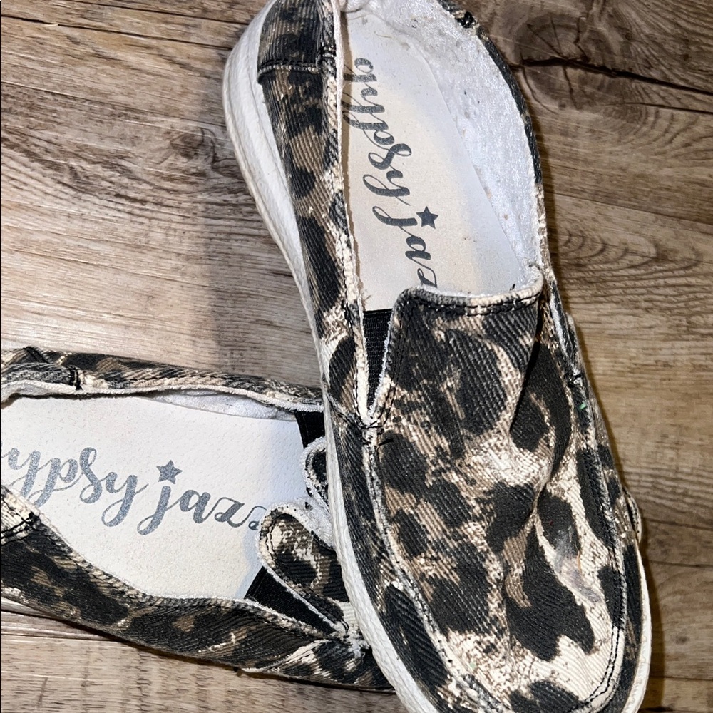 Leopard Flats